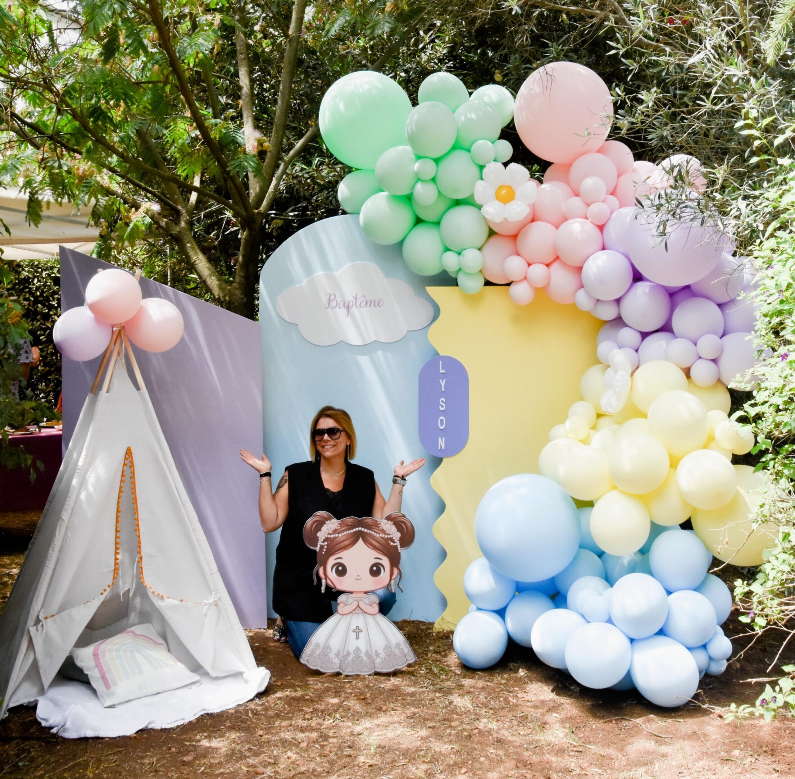 Décoration anniversaire enfant fille ballon arche Provence